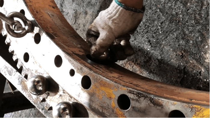 Radial clearance horizontal swing symptoms